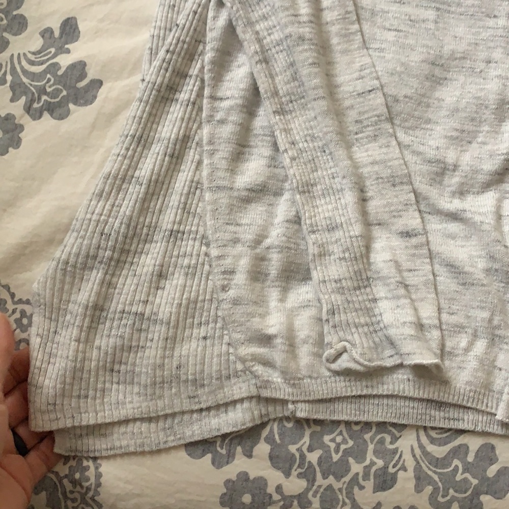 Lou and grey sweater - Picture 3 of 4